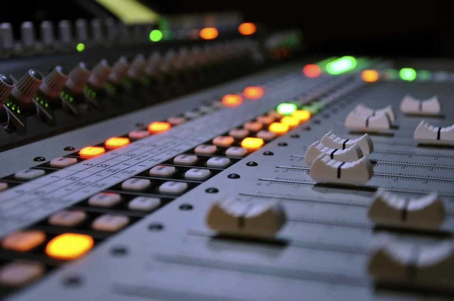 The Fully Functional Production Studio In Your Pocket